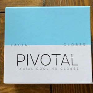 Pivotal Facial Cooling Globes